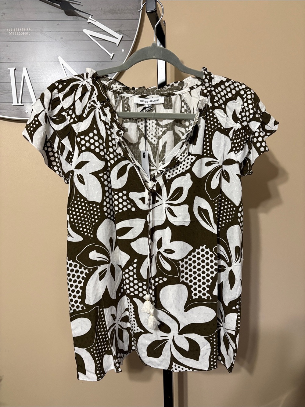 049 NWT Rose & Olive Brown Floral Tie-Front Blouse - Picture 2 of 13